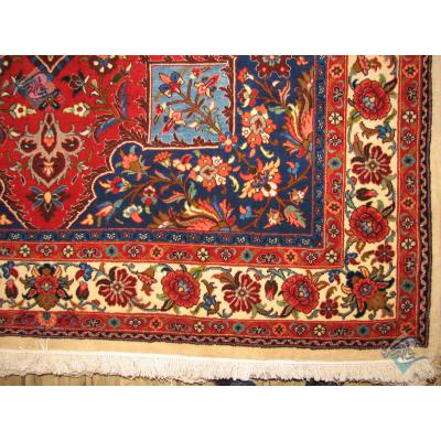 six meter Bakhtiyar carpet Handwoven Medallion Design