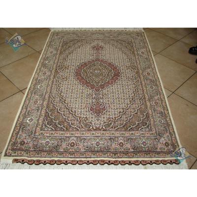 Zar-o-Charak Tabriz Carpet Handmade Mahi Design